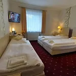 Kraeuterhotel & Restaurant Heidejaeger Ξενοδοχείο