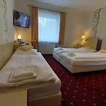 Kraeuterhotel & Restaurant Heidejaeger Ξενοδοχείο