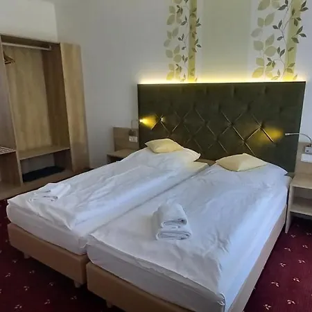 Kraeuterhotel & Restaurant Heidejaeger Hotel