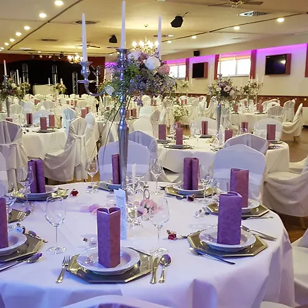 Kraeuterhotel & Restaurant Heidejaeger מלון 3*