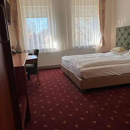 Kraeuterhotel & Restaurant Heidejaeger 3*