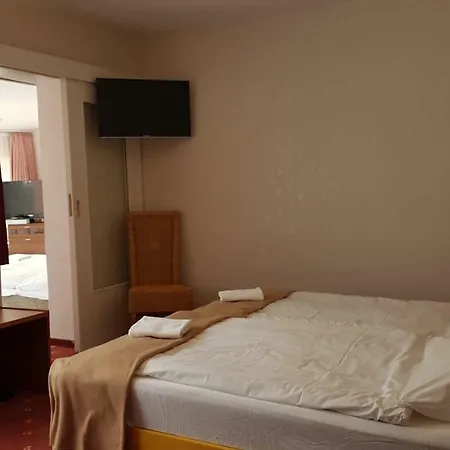 Kraeuterhotel & Restaurant Heidejaeger Hotel 3*