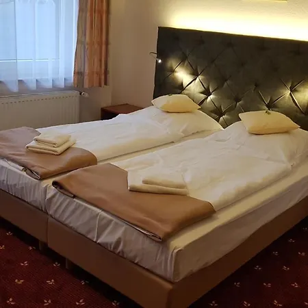 فندق Kraeuterhotel & Restaurant Heidejaeger 3*
