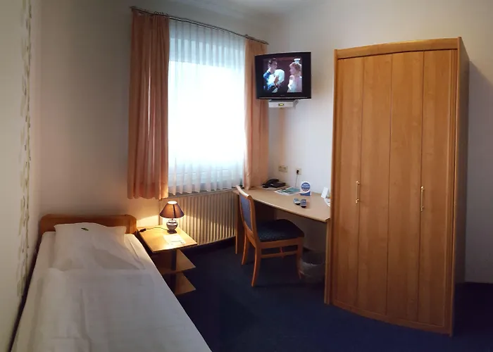 Kraeuterhotel & Restaurant Heidejaeger فندق Mulmshorn