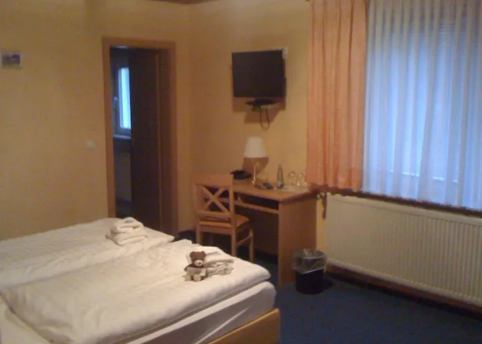 Kraeuterhotel & Restaurant Heidejaeger فندق